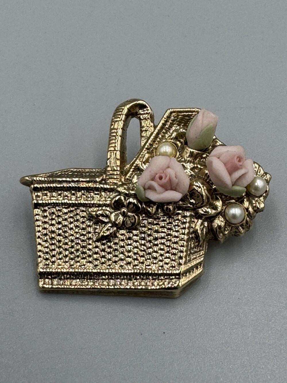 Vintage Gold Colored Baskets W/ Pink Roses Flowers Faux Pearls Lapel Pin Brooch